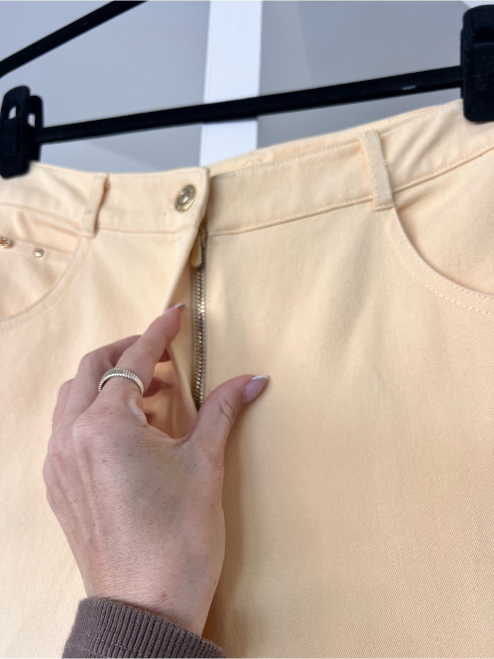 ST. John Sport by Marie Gray Butter Yellow Straight Leg Jeans Sz 4 - Picture 5 of 10